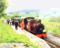 Naklo about to depart Kirkhaugh Station with a train
		for Alston